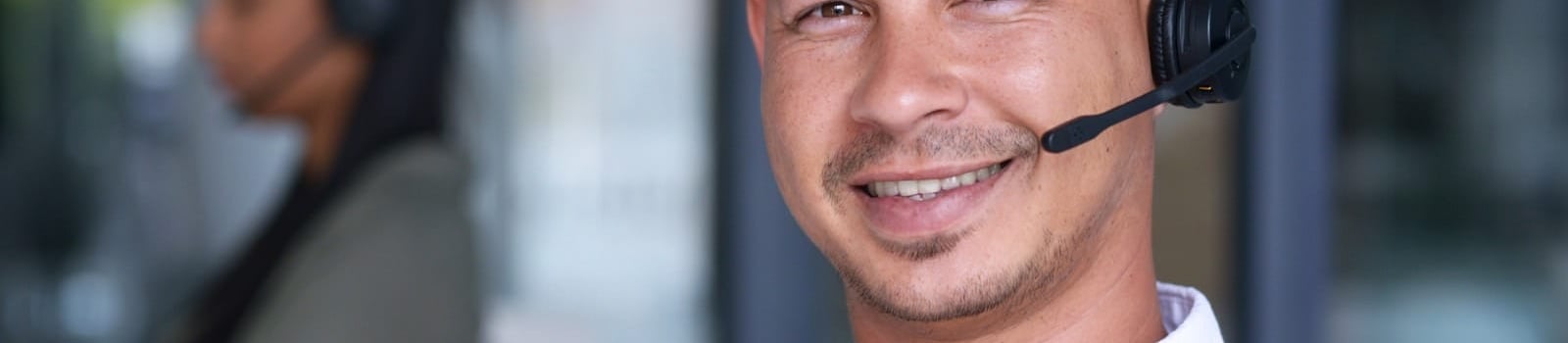 **Atención al Cliente y Ventas**