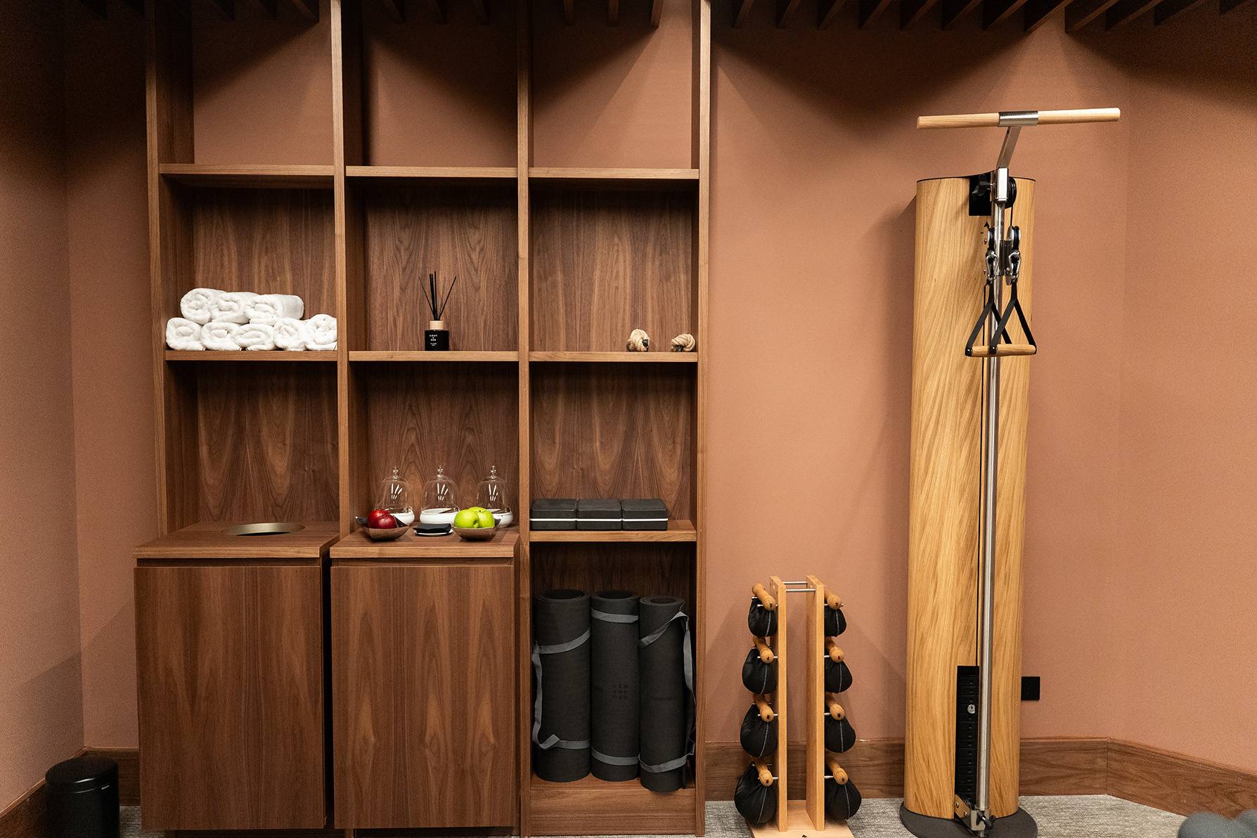 Gimnasio o sala de máquinas de última generación en el Hotel Mercer Madrid 5*GL