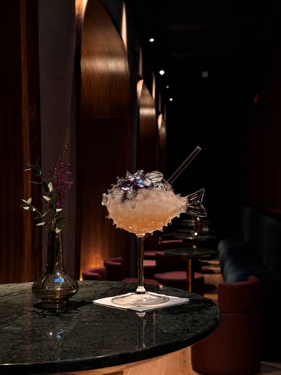 Cóctel de Dry Martini by Javier de las Muelas en el Hotel Mercer Madrid 5*Gran Lujo