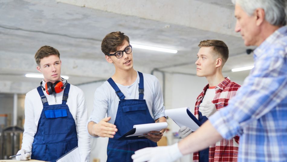 Contratar un becario