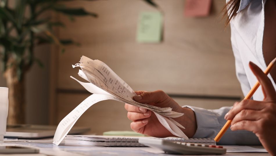 Cómo hacer una factura a mano