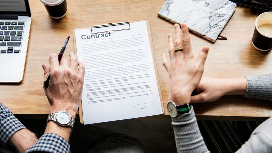 El contrato mercantil entre autónomos y sin serlo