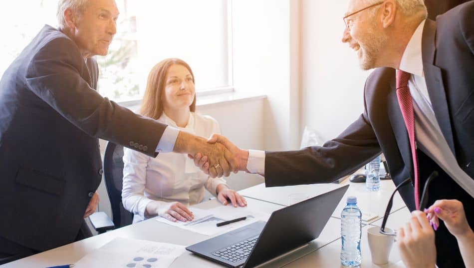 se pueden donar acciones de una sociedad limitada