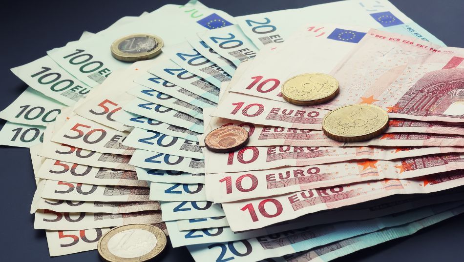 Cuánto se paga de Seguros Sociales por un trabajador