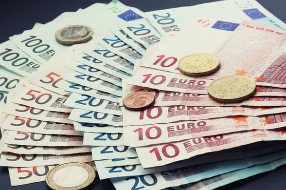 Cuánto se paga de Seguros Sociales por un trabajador