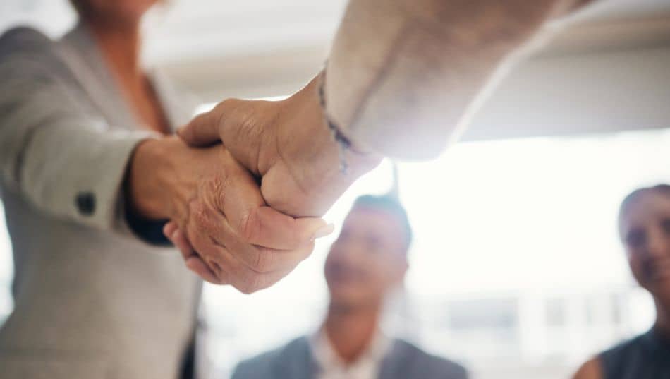 venta de participaciones sociedad limitada entre socios
