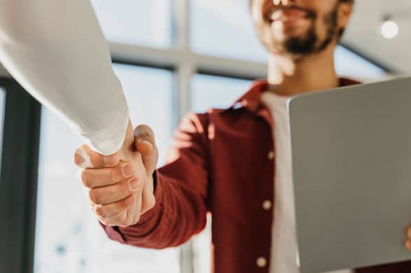 ¿Cómo empezar un negocio en 2025?