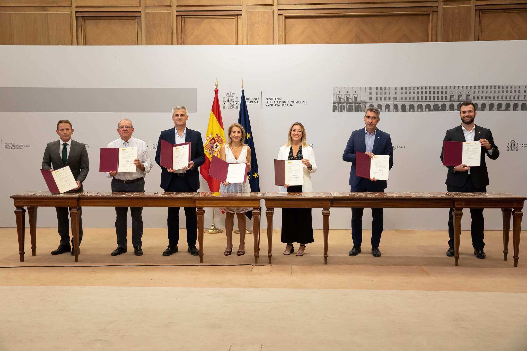 La alcaldesa de Alcalá firma con la ministra de Transporte y Movilidad un protocolo para el desarrollo de la Agenda Urbana 2030