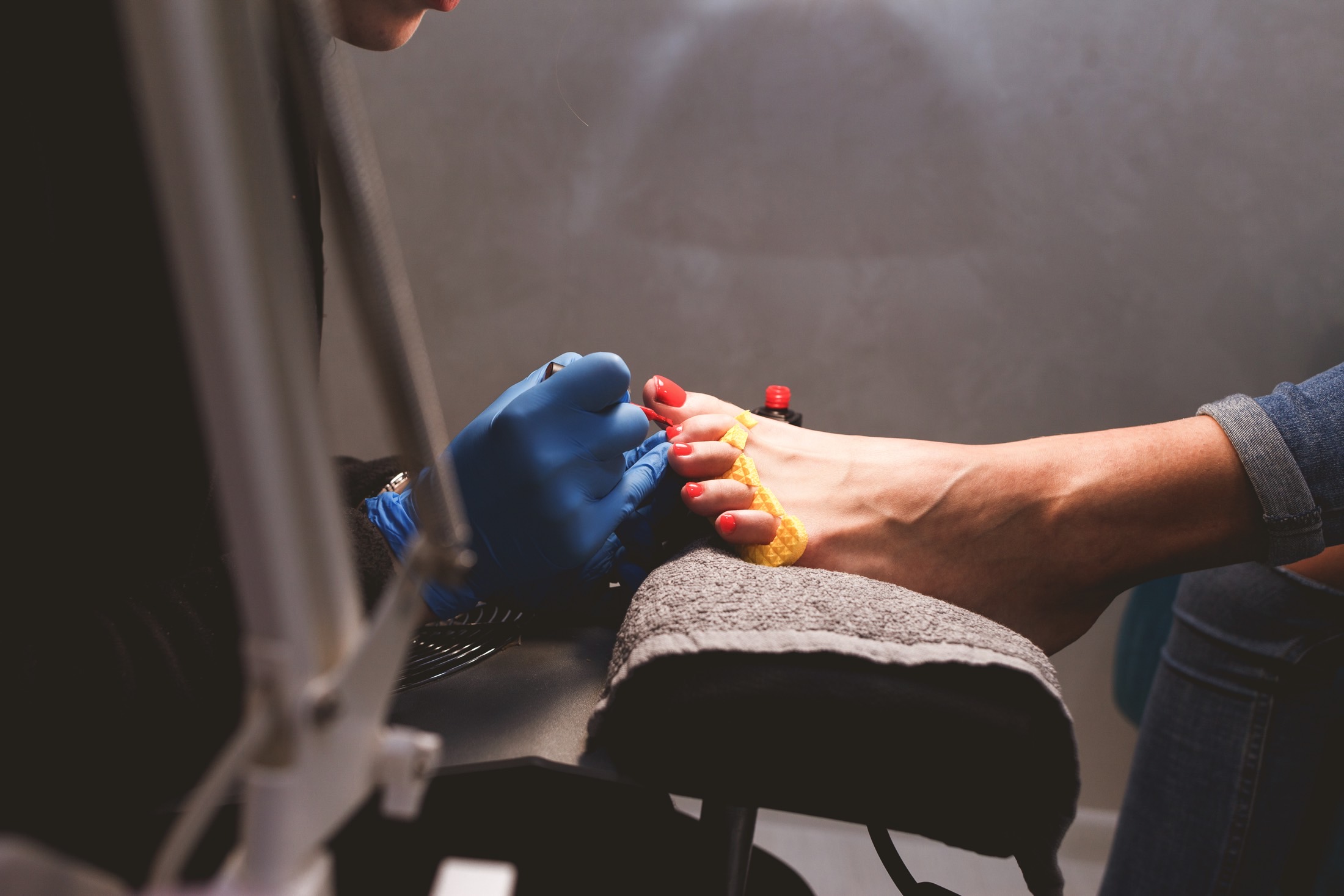 E037 CUIDADOS ESTÉTICOS DE MANOS Y PIES - Edición 2        