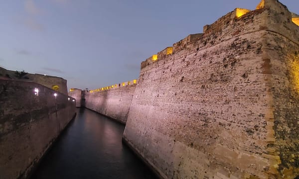 Servicios de creatividad, planificación, ejecución y medición de una campaña integral de publicidad para promover la imagen de Ceuta como destino turístico emergente.