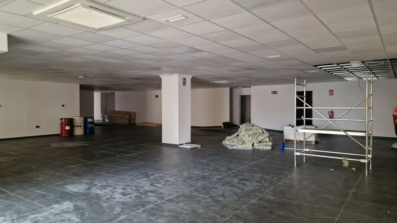 A licitación el suministro e instalación de equipamiento informático para la futura sede del 112