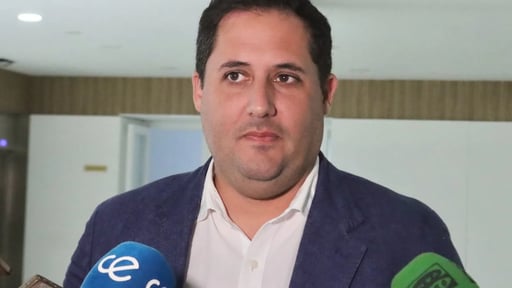 Ramírez confirma que ya hay empresas dispuestas a construir las 61 viviendas en Monte Hacho