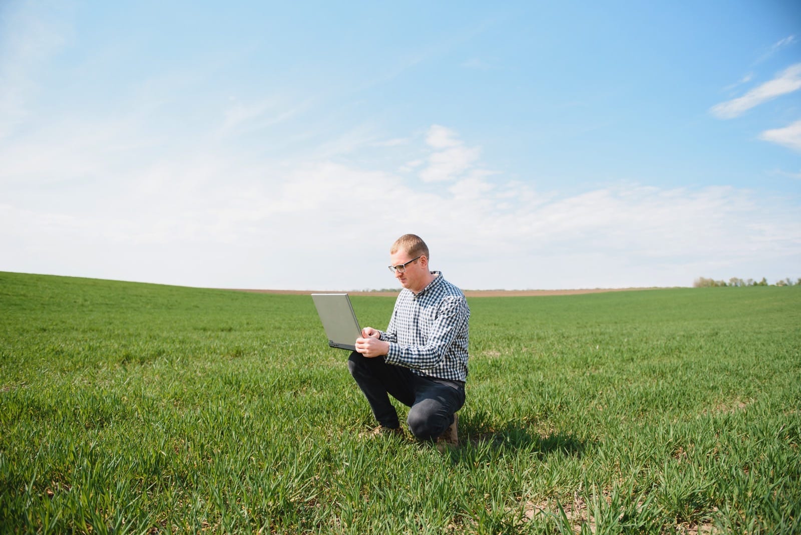 ¿Sabes en qué te puede ayudar tener internet por satélite?