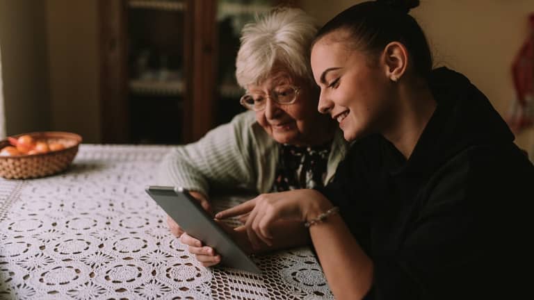 Internet por satélite conecta la España Rural