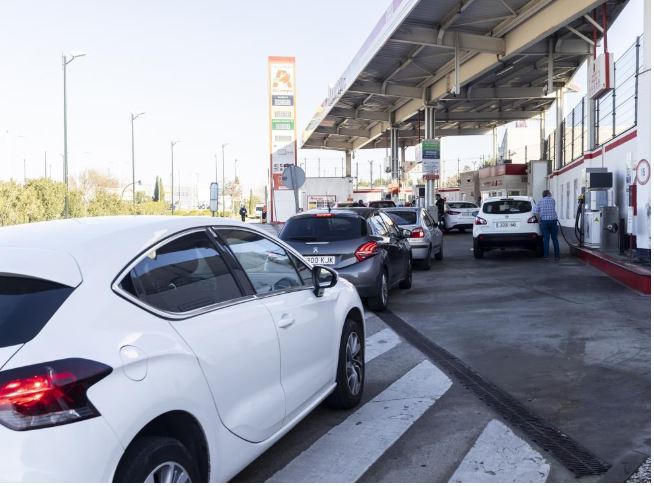 El Parlamento Europeo aprueba prohibir los vehículos de gasolina y diésel en 2035