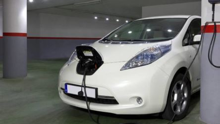 Las matriculaciones de coches eléctricos e híbridos enchufables en Ceuta crecen un 30,7% respecto a 2021